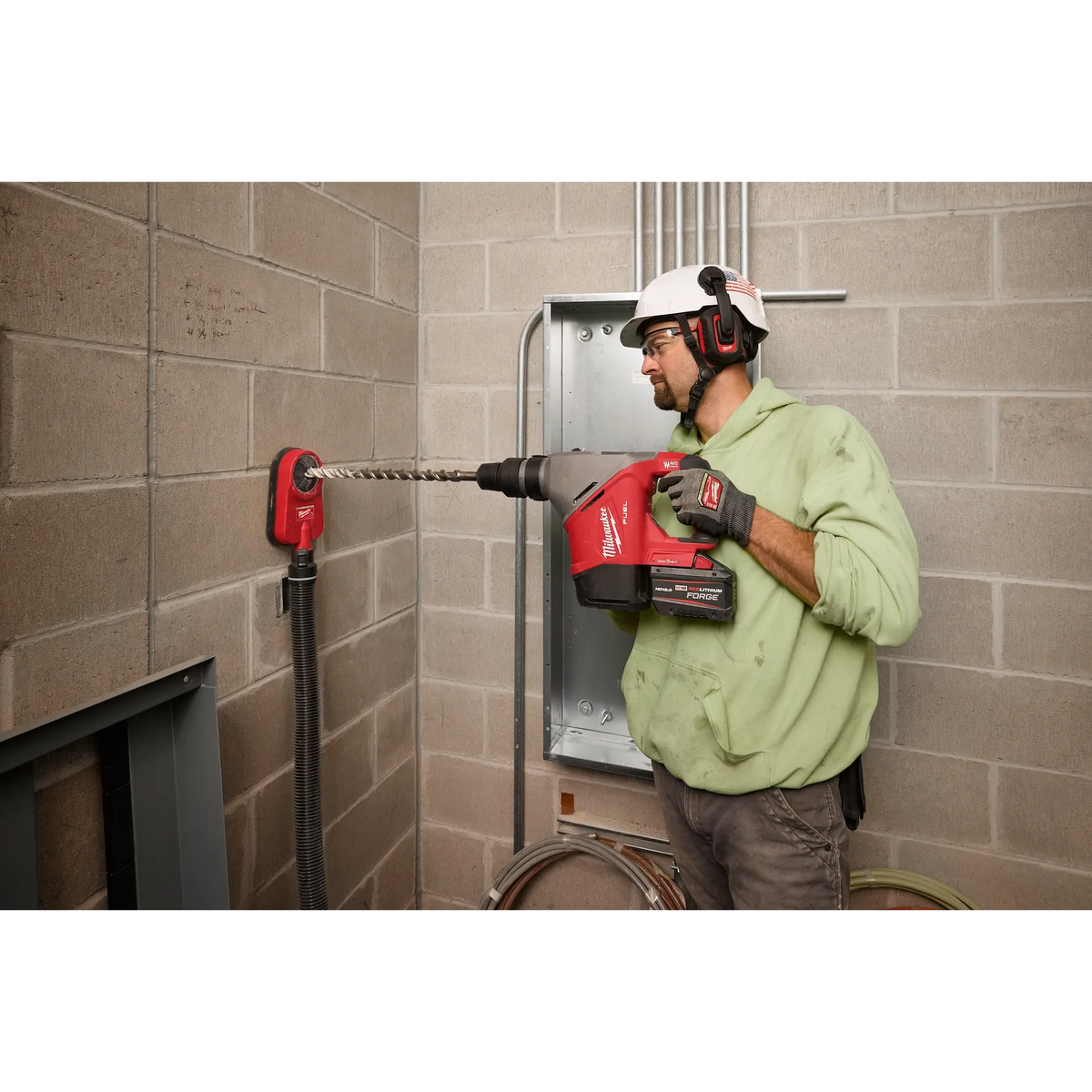 Milwaukee M18 FUEL 1-9/16 In. SDS MAX Rotary Hammer Kit with ONE-KEY